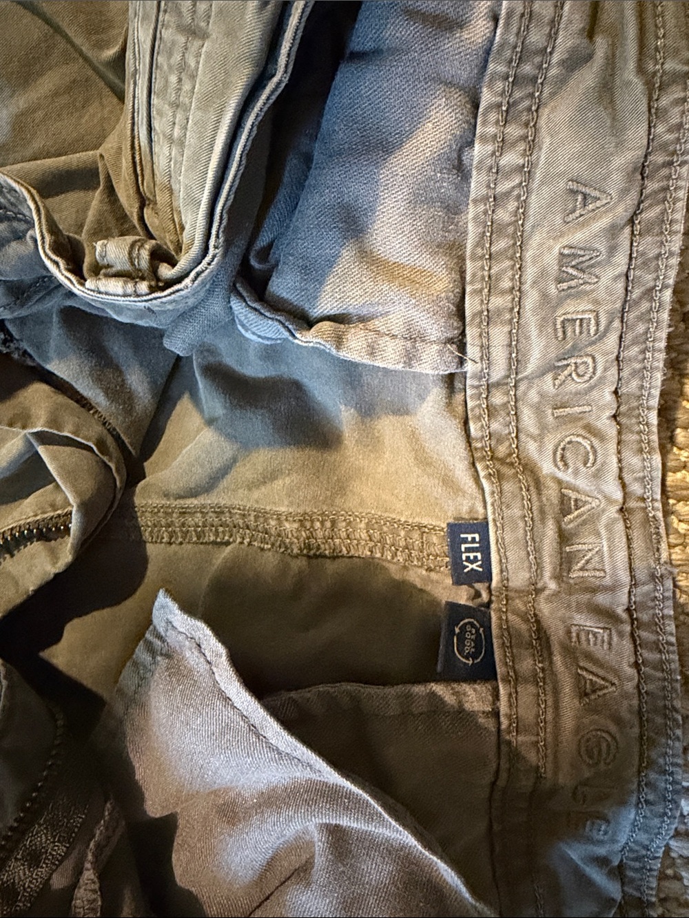 American Eagle Outfitters Olive Green Cargo Pants with Utility Pockets - Picture 3 of 4